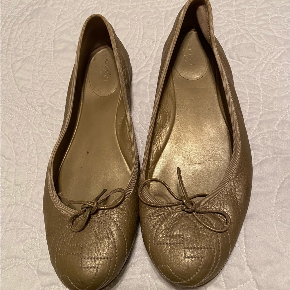 GUCCI flat shoes.  Open to Reasonable offers
